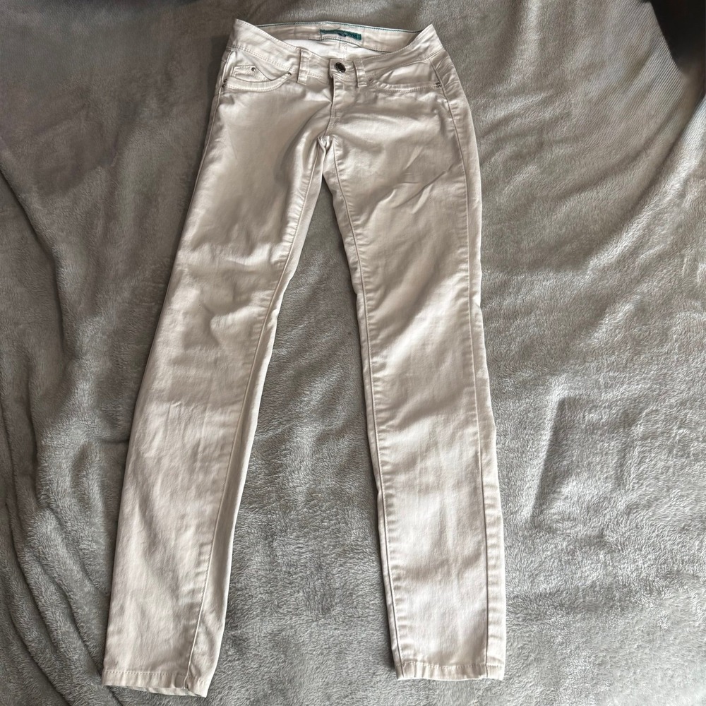 YMI WannabettaButt Mid Rise Skinny Jeans Cream Size 1